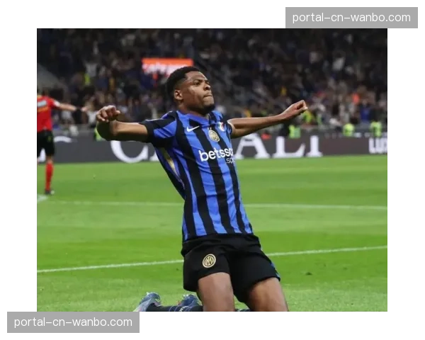 意甲战术前瞻：米兰德比，莱奥与邓弗里斯的边路冲击将考验防线宽度