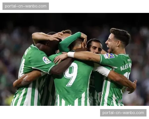 分析：贝蒂斯年轻化建队策略的成效与风险评估